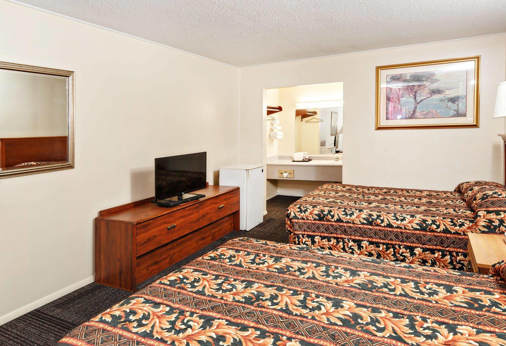 Red Carpet Inn - Louisville Exterior foto